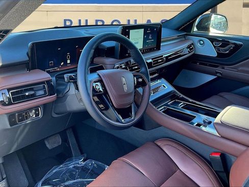 New 2026 Lincoln Aviator Reserve image 7