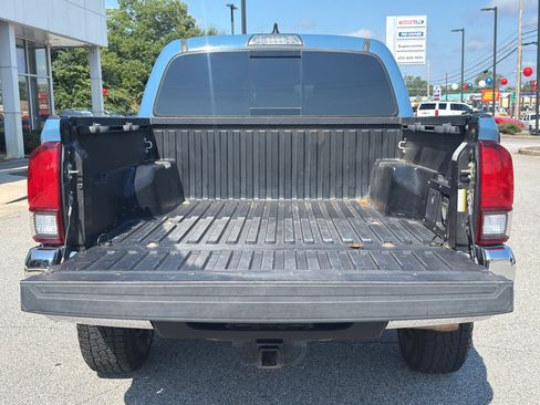 Used 2019 Toyota Tacoma TRD Off-Road RWD image 9