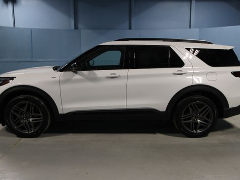 New 2026 Ford Explorer ST-Line w/ ST-Line Street Pack image 25