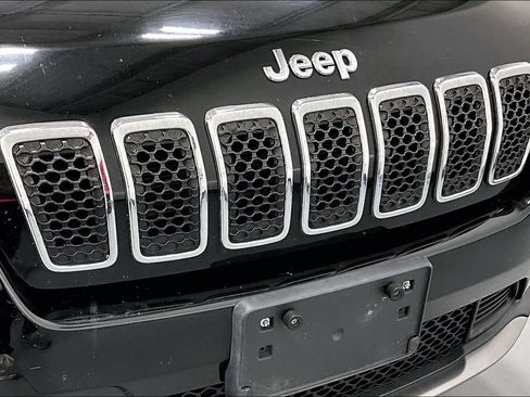 Used 2020 Jeep Cherokee Limited image 36