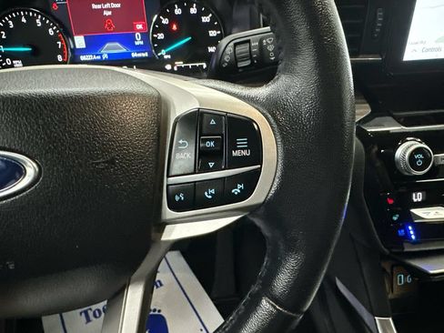Used 2021 Ford Explorer Limited w/ Equipment Group 301A AWD/4WD image 29