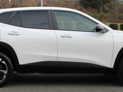 Used 2024 Chevrolet Trax RS w/ Driver Confidence Package image 5