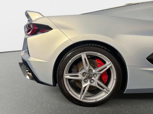 Used 2021 Chevrolet Corvette Stingray Premium Cpe w/ Z51 Performance Package RWD image 19
