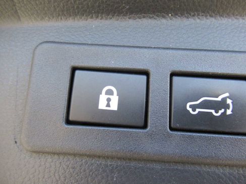 Used 2020 Subaru Outback Limited image 21