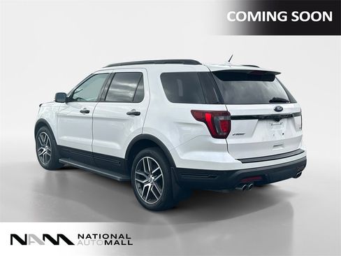 Used 2018 Ford Explorer Sport image 3