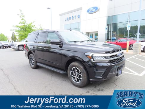 Used 2024 Ford Expedition XLT AWD/4WD image 1