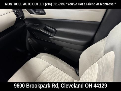Used 2023 Nissan Pathfinder SV AWD/4WD image 39