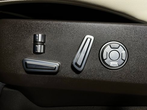 Used 2025 Lincoln Nautilus Black Label AWD/4WD image 14