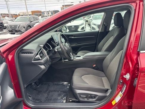 Used 2022 Toyota Camry LE w/ Carpet Mat Package (TMS) image 5