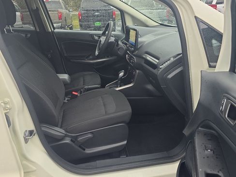Used 2022 Ford EcoSport SE w/ SE Convenience Package image 9