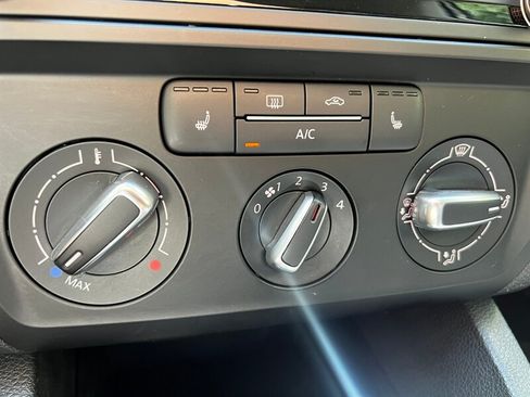 Used 2017 Volkswagen Jetta SE FWD image 33