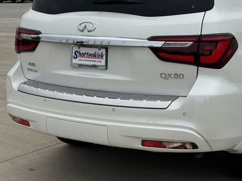Used 2023 INFINITI QX80 Luxe w/ Cargo Package AWD/4WD image 6