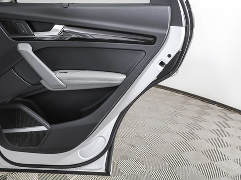 Used 2018 Audi Q5 Prestige w/ Prestige Package image 48