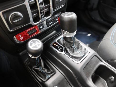 Used 2021 Jeep Wrangler Unlimited Rubicon 4xe w/ Cold Weather Group image 39