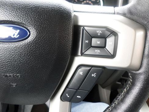Used 2019 Ford F150 Lariat image 31