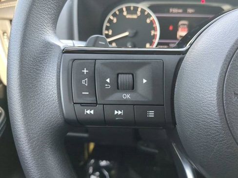 Used 2023 Nissan Rogue SV FWD image 22