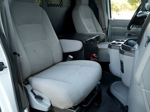 Used 2014 Ford E-150 and Econoline 150 w/ Power Group RWD image 8