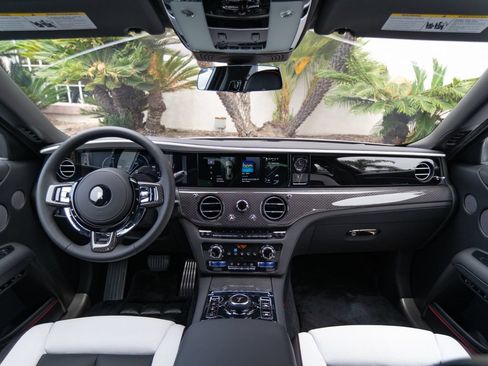 New 2027 Rolls-Royce Ghost Black Badge AWD/4WD image 4