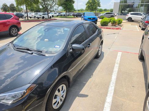 Used 2018 Toyota Corolla L FWD image 1