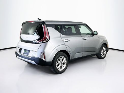 Used 2025 Kia Soul LX w/ LX Technology Package image 9