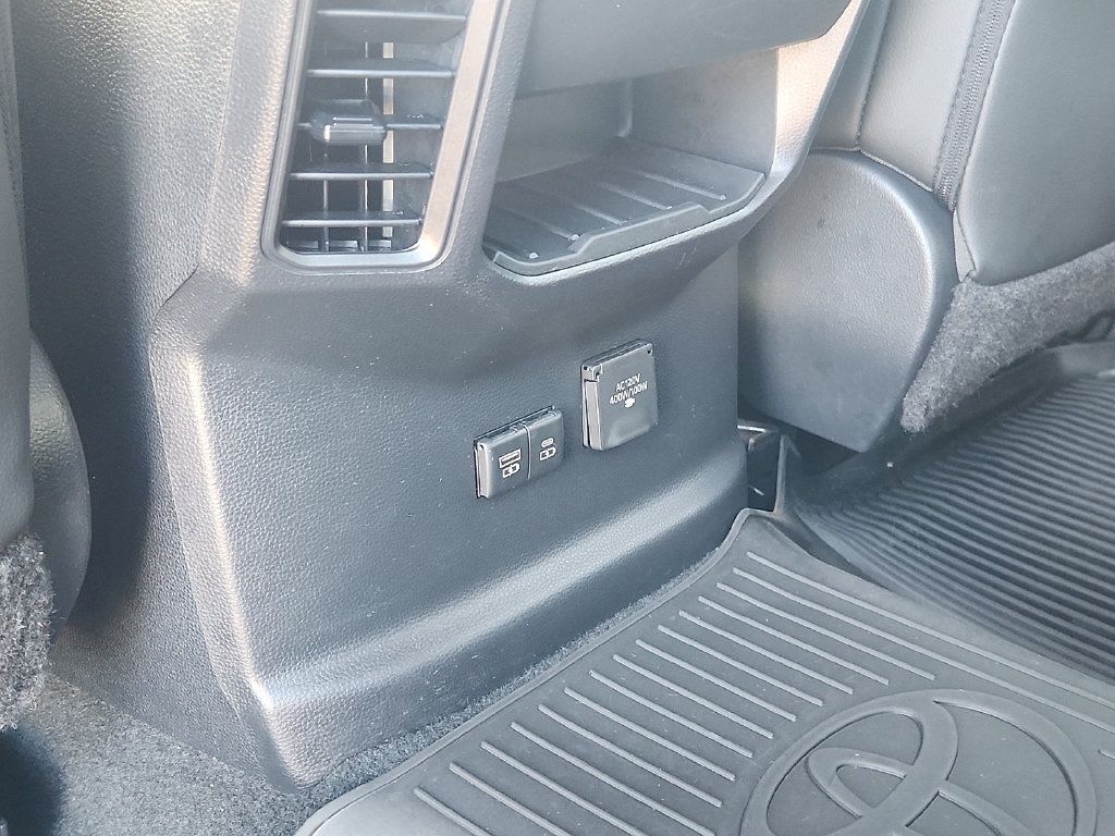 Used 2023 Toyota Tundra Limited AWD/4WD image 11