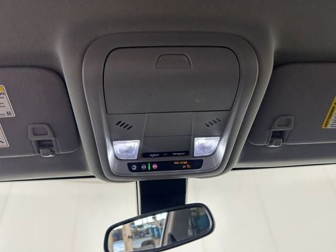 Used 2024 GMC Terrain SLE FWD image 22