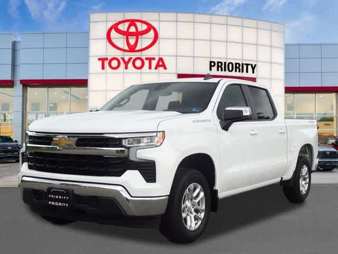 Used 2022 Chevrolet Silverado 1500 LT AWD/4WD image 1