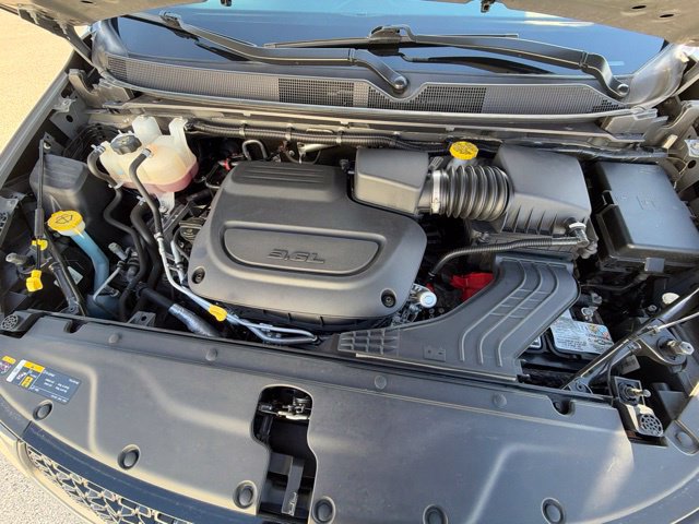 Used 2022 Chrysler Pacifica Touring-L w/ Uconnect Theater Family Group FWD image 29