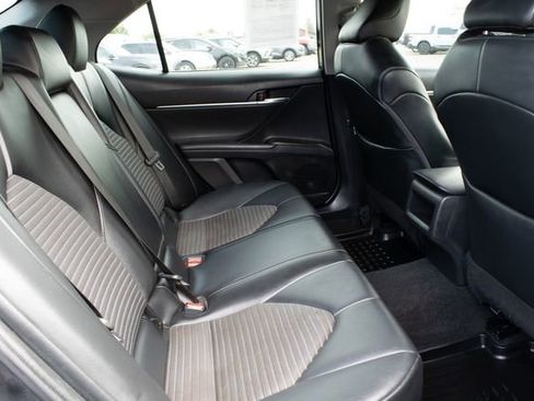 Used 2022 Toyota Camry SE image 20