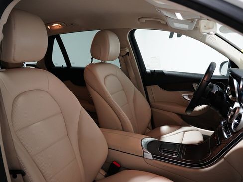 Used 2020 Mercedes-Benz GLC 300 4MATIC image 8