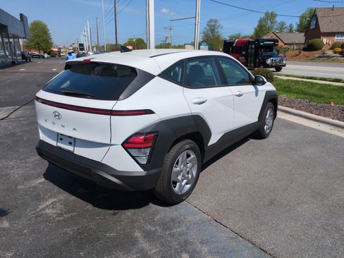 New 2026 Hyundai Kona SE FWD image 8