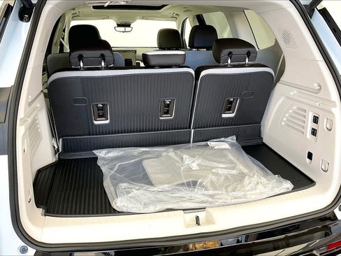 New 2026 GMC Acadia Denali w/ Super Cruise Package image 11