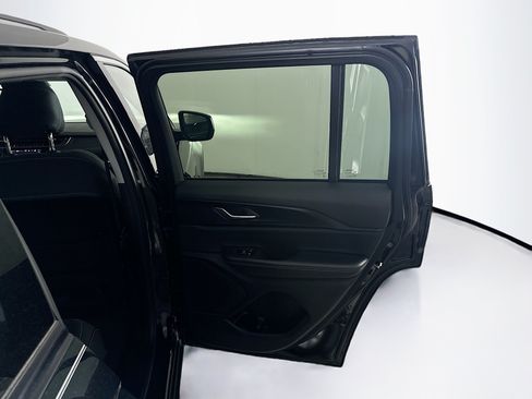 Used 2023 Jeep Grand Cherokee Laredo RWD image 31