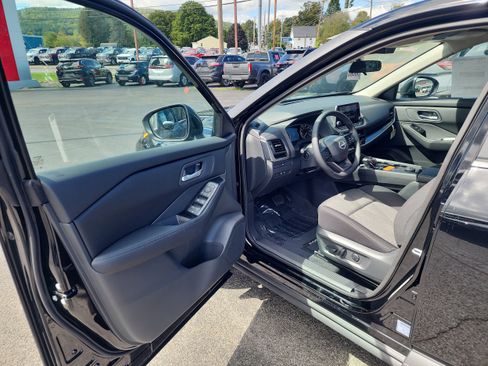 New 2026 Nissan Rogue SV image 10