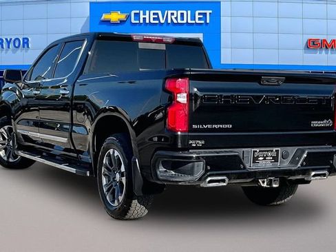 Used 2024 Chevrolet Silverado 1500 High Country w/ Z71 Off-Road Package AWD/4WD image 4