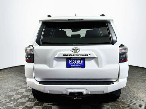Certified 2018 Toyota 4Runner SR5 AWD/4WD image 6
