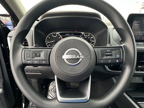 Used 2023 Nissan Rogue SV image 41