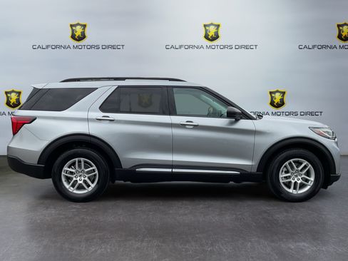 Used 2025 Ford Explorer Active w/ Active Comfort Package RWD image 4