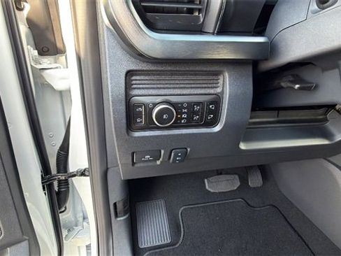 New 2026 Ford F350 Lariat w/ FX4 Off-Road Package image 32