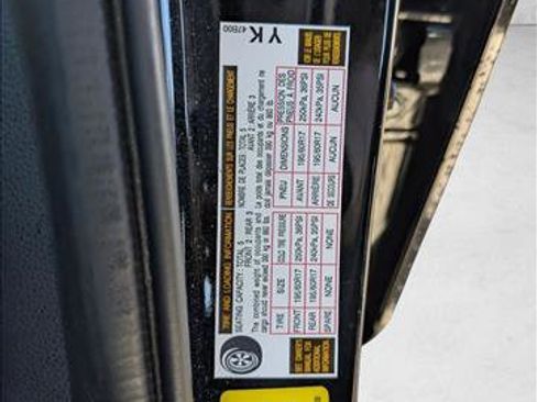 Used 2025 Toyota Prius Plug-In Hybrid image 16