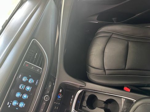 Used 2019 Buick Enclave Avenir w/ Avenir Technology Package FWD image 25