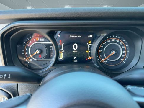 New 2025 Jeep Gladiator Sport image 19