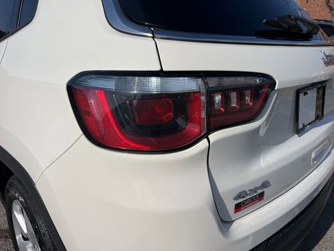 Used 2018 Jeep Compass Latitude w/ Safe & Security Group image 12