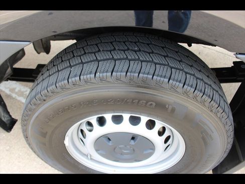 Used 2025 Mercedes-Benz Sprinter 2500 image 37