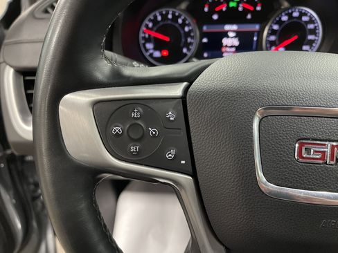 Used 2024 GMC Terrain SLT image 17