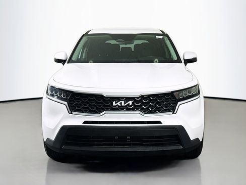 Used 2023 Kia Sorento LX FWD image 2