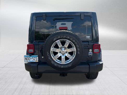 Used 2017 Jeep Wrangler Unlimited Sahara w/ Max Tow Package AWD/4WD image 6