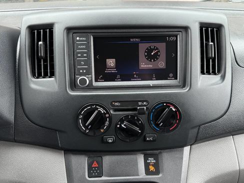 Used 2021 Nissan NV200 SV w/ Back Door Glass Package image 17