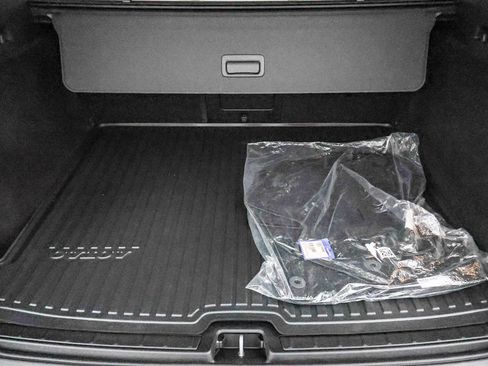 Used 2025 Volvo XC60 B5 Core w/ Protection Package Premier image 27