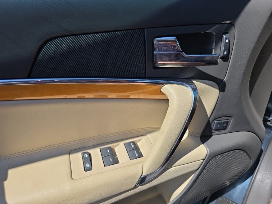 Used 2012 Lincoln MKZ FWD image 26